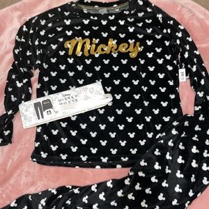 Disney Mickey Mouse sleepwear set